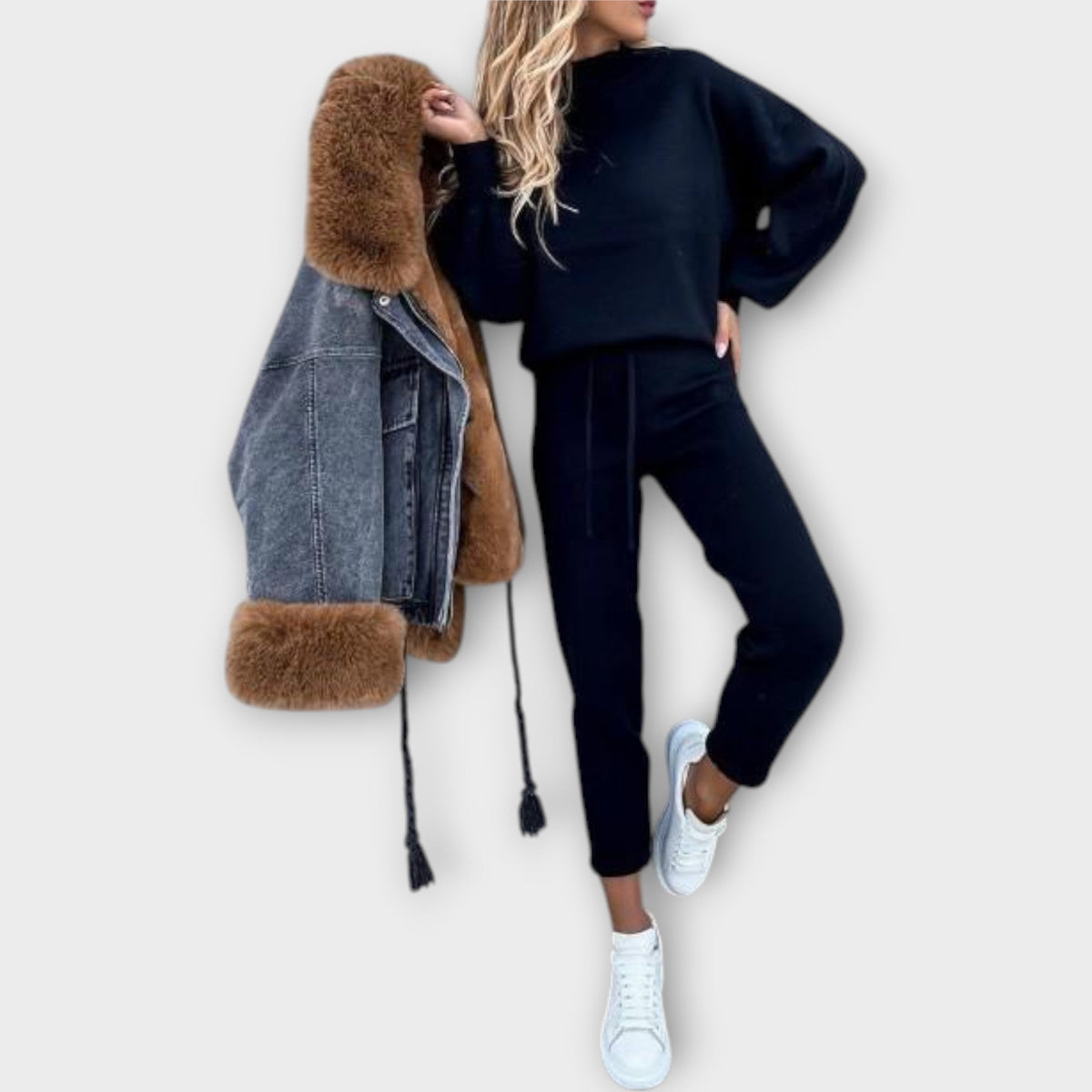 Komplekts ar ērtu piegriezumu un mūžīgu eleganci
