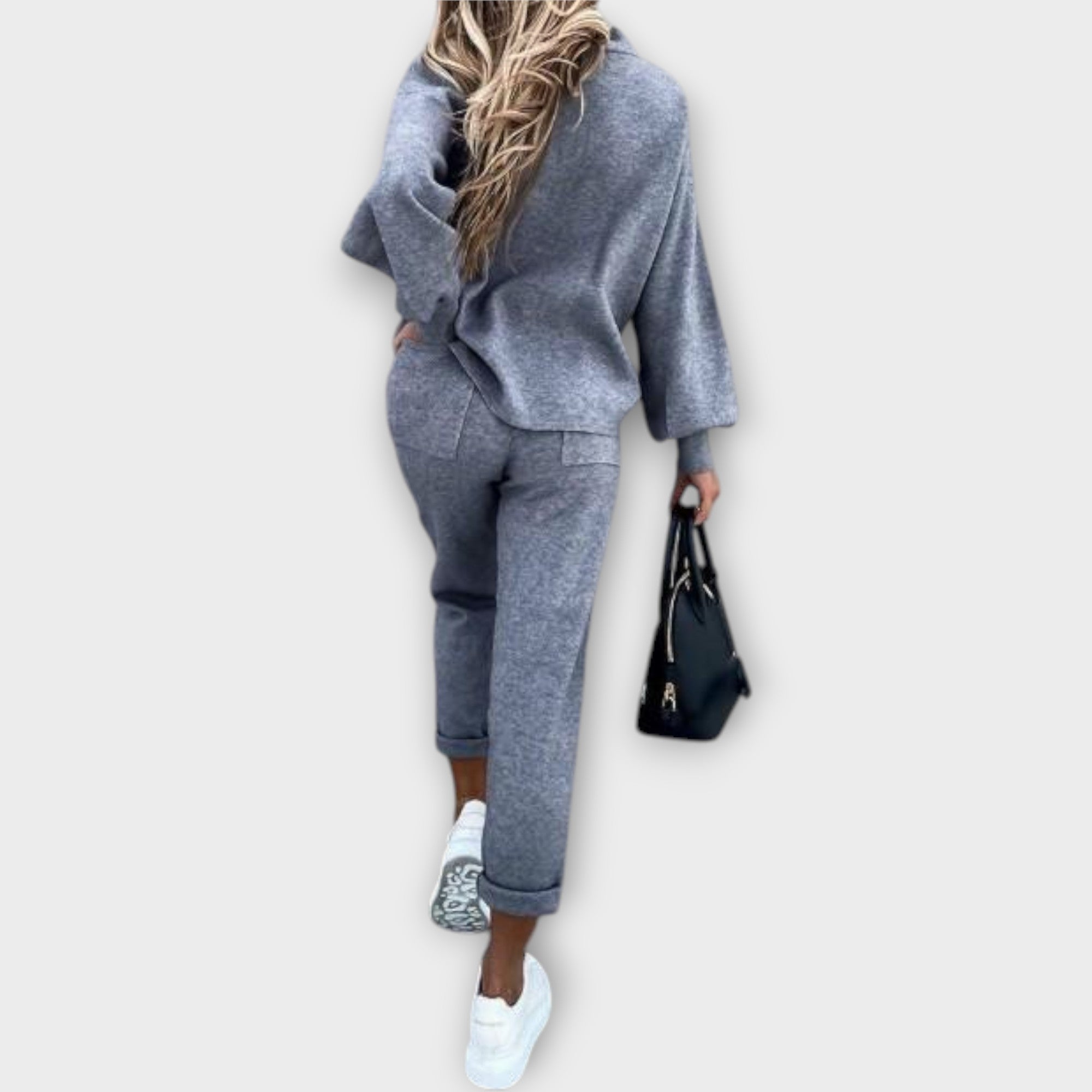 Komplekts ar ērtu piegriezumu un mūžīgu eleganci