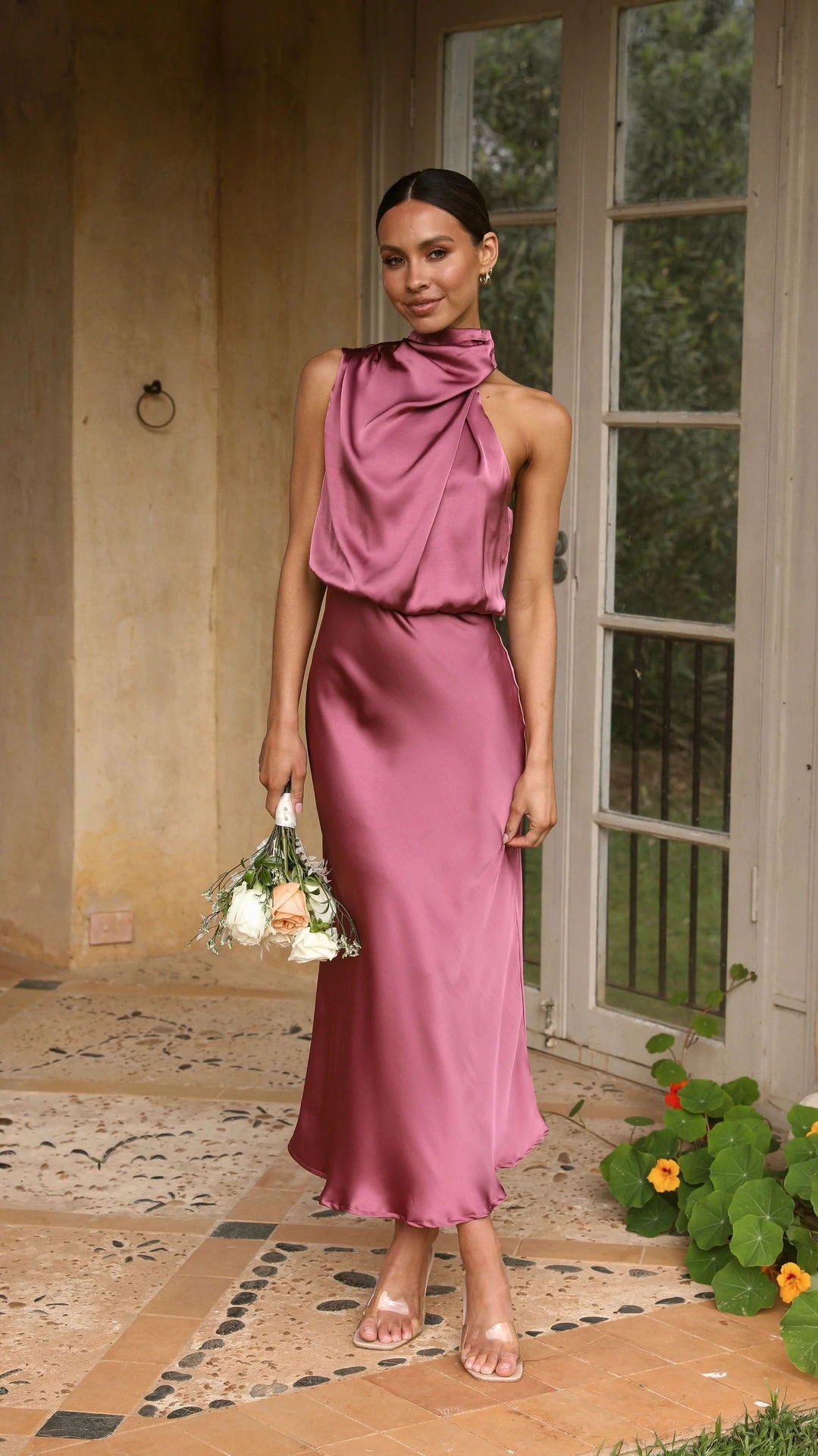 Anja – Kleita ar halterveida kakla izgriezumu