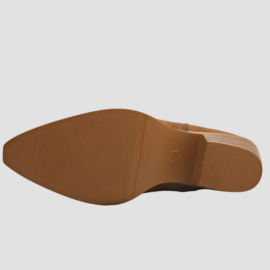 Stylish izšūti vesterna stila zābaki