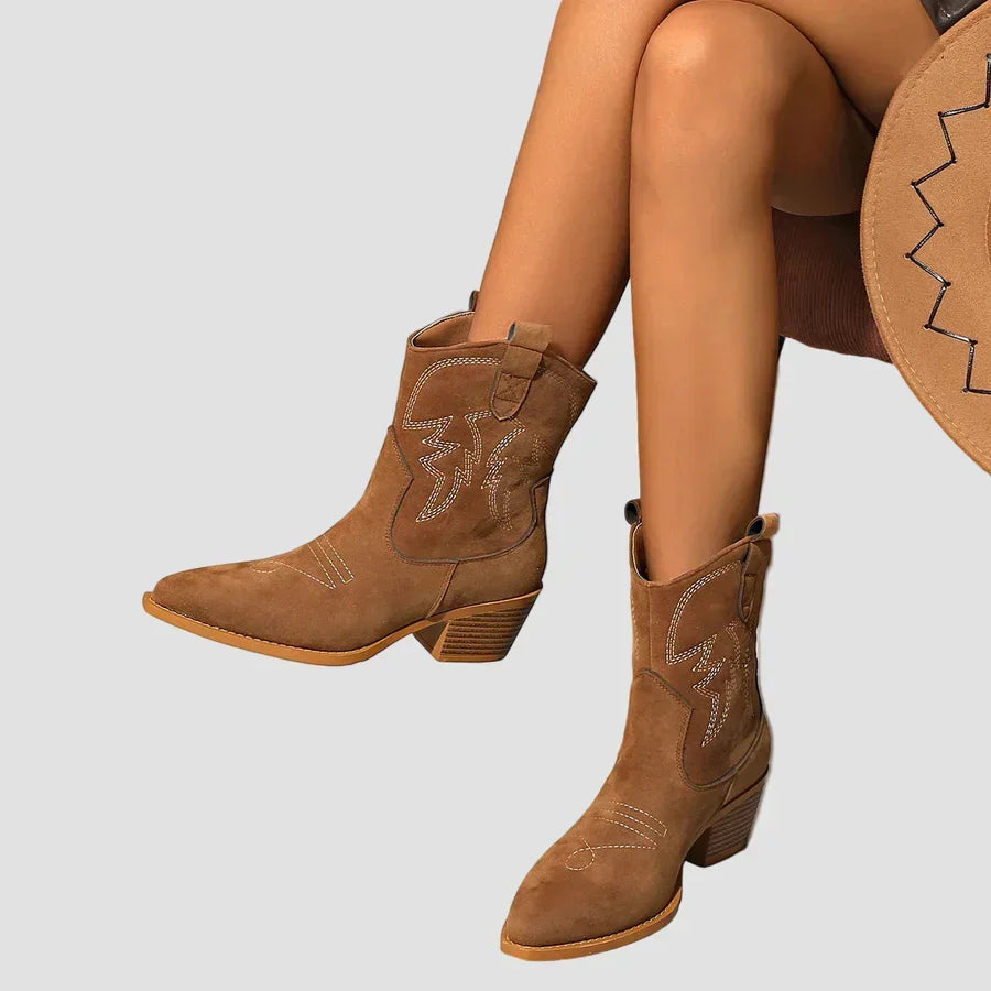 Stylish izšūti vesterna stila zābaki