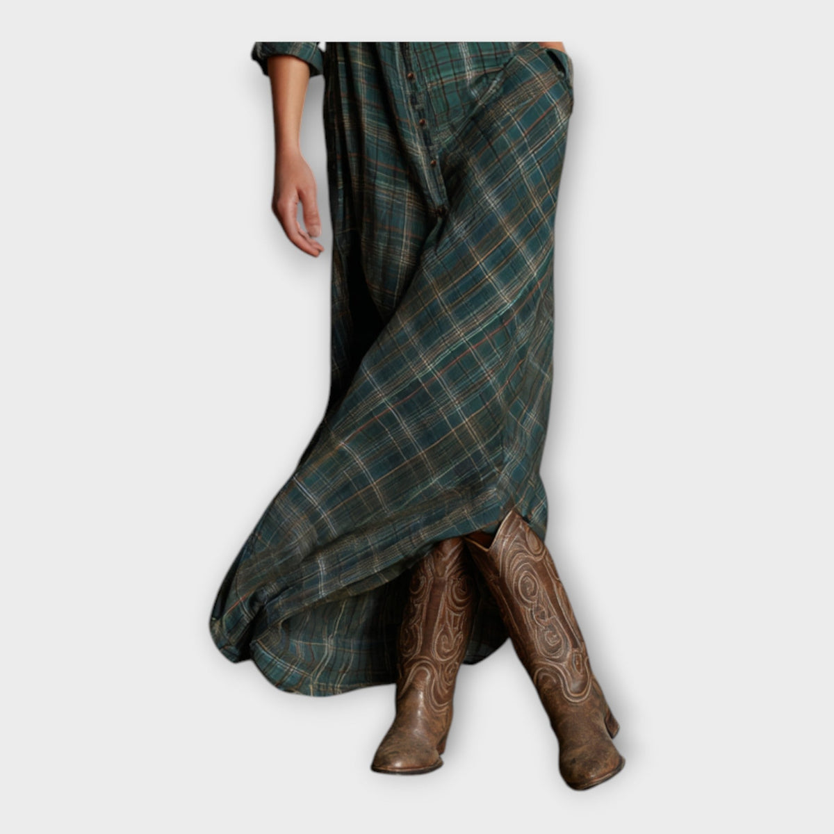 Krekla kleita ar mūžīgu eleganci