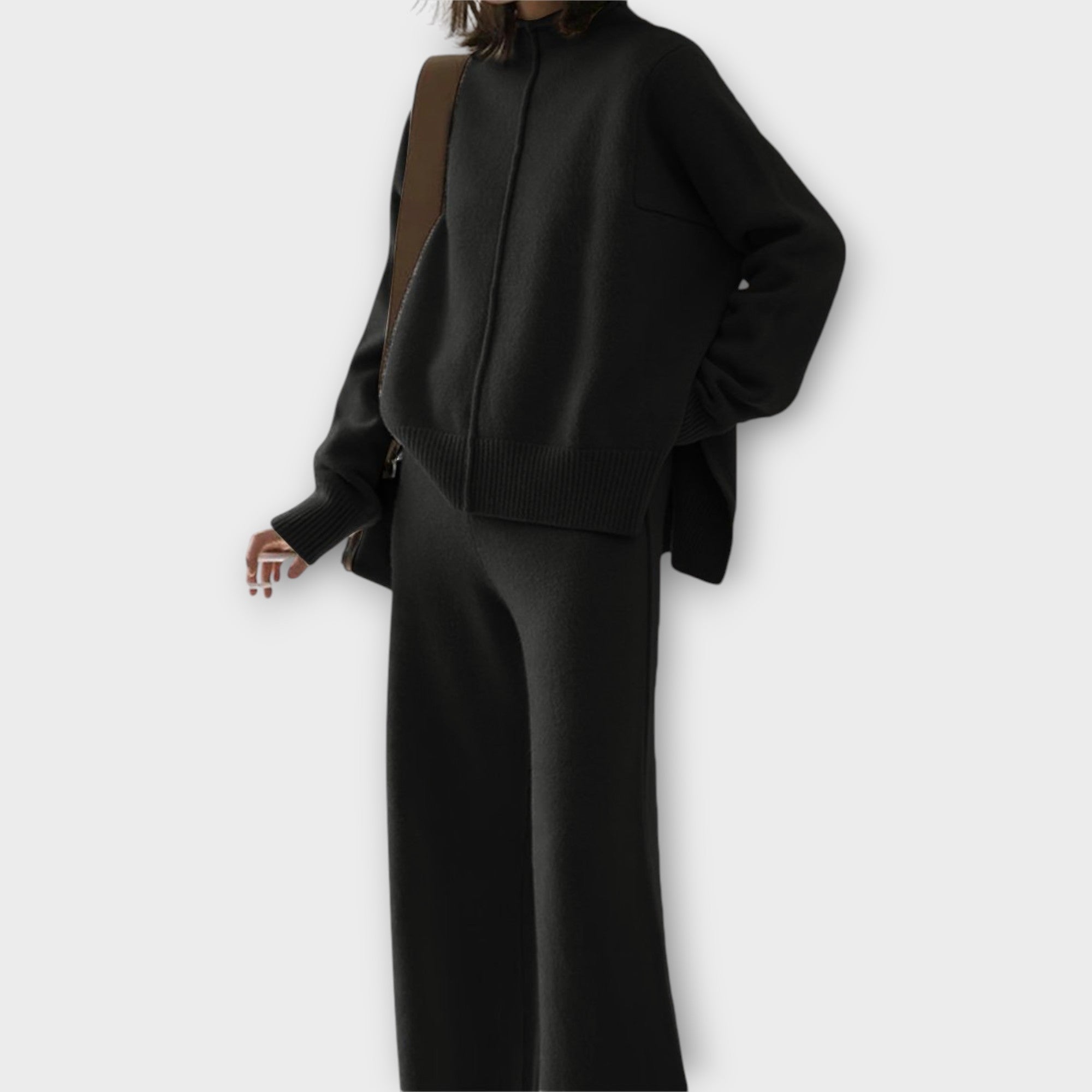Komplekts ar mūžīgu eleganci un komfortu